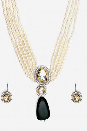 Green And Cream Necklace With Earring Jeweler Set Kundan And American Diamonds