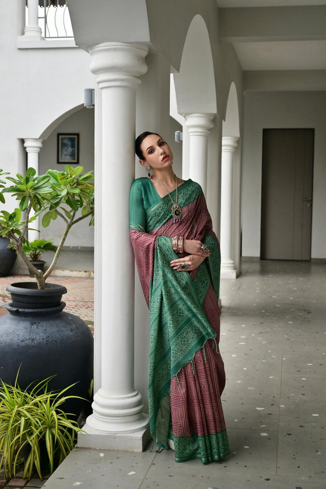 Magenta Geometric Printed Art Silk Saree (Eth_SR_103)
