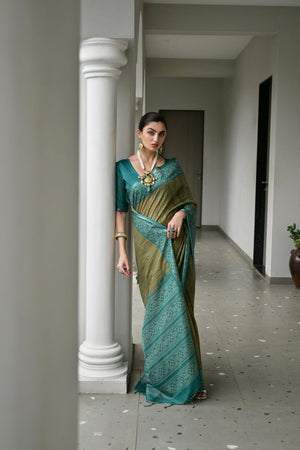 Green Geometric Printed Art Silk Saree (Eth_SR_104)
