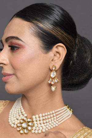 White Kundan & Beads Alloy Necklace Set
