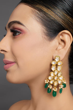 Golden Kundan & Beads Alloy Earrings