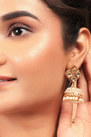 Golden Kundan & Beads Alloy Earrings