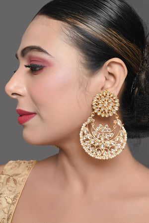 Golden Kundan & Beads Alloy Earrings