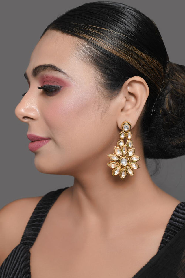 Golden Kundan & Beads Alloy Earrings