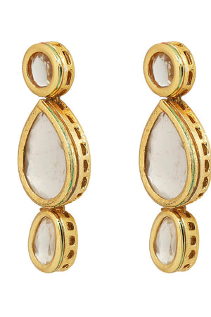 Golden Kundan & Beads Alloy Earrings with Maang Tikka