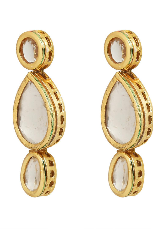 Golden Kundan & Beads Alloy Earrings with Maang Tikka