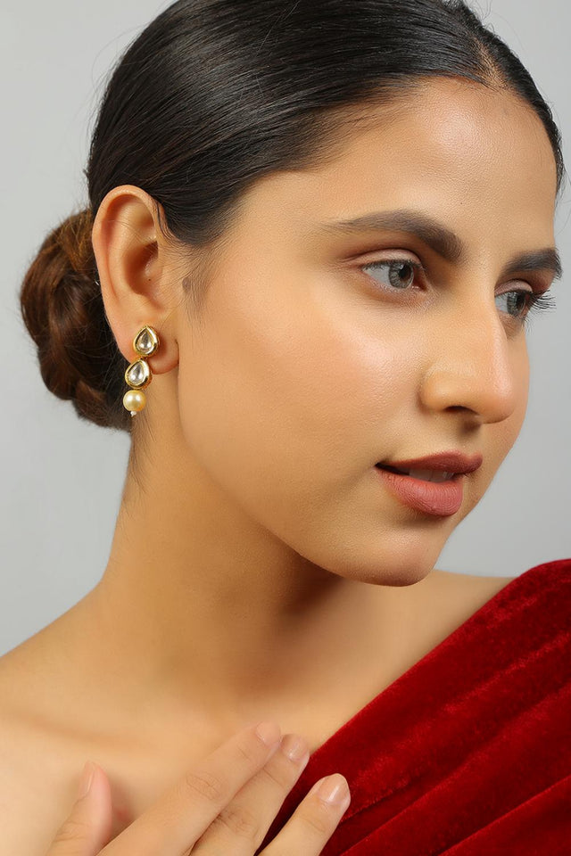 Golden Kundan & Beads Alloy Earrings