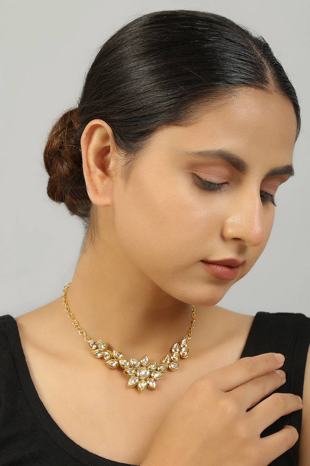 Golden Floral Kundan Alloy Necklace