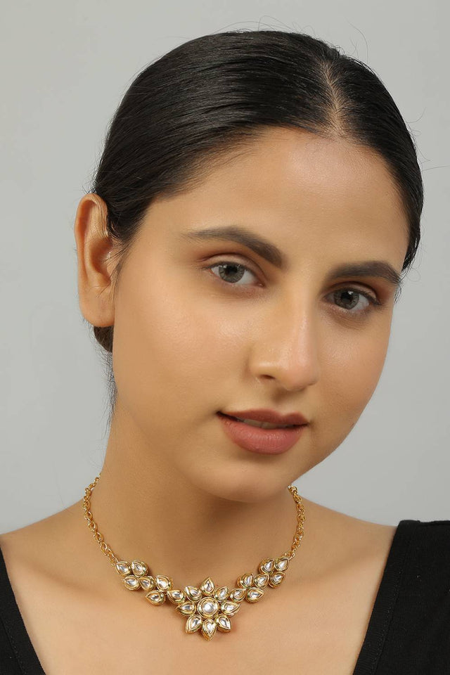 Golden Floral Kundan Alloy Necklace