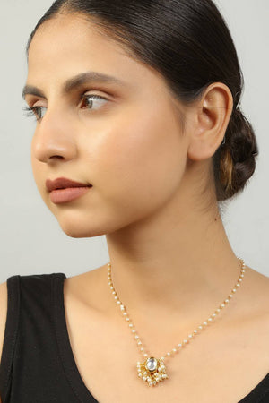 Golden Kundan Drop Alloy Necklace
