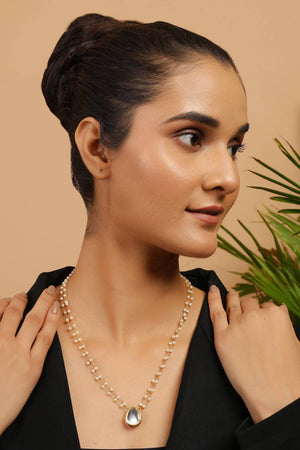 Golden Tear Drop Kundan Alloy Necklace With Pearls