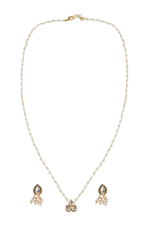 Golden Tear Drop Kundan Alloy Necklace With Pearls
