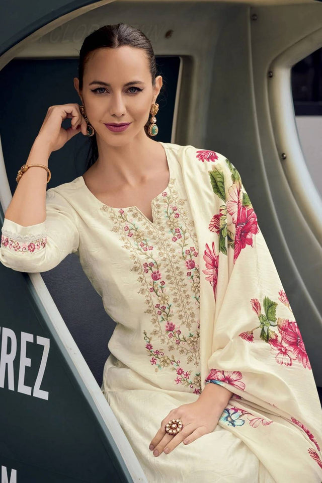 Off-White Embroidered Chanderi Kurti Pant Set