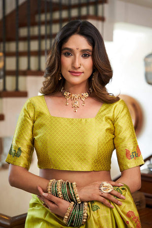 Green Paithani Peacock Woven Silk Blend Saree (HT1717)