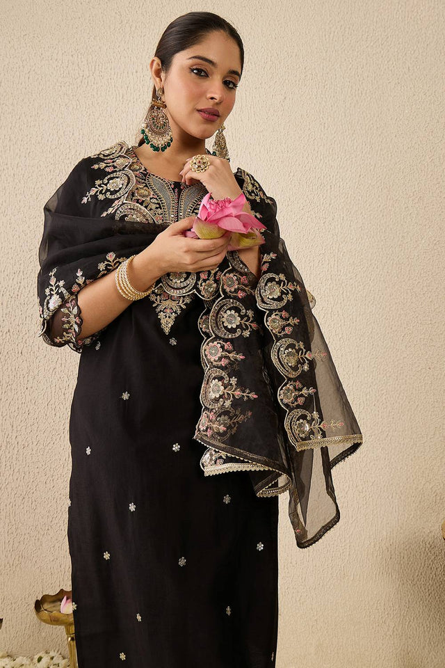 Black Embroidered Liva Kurti Pant Set (IDKH1BK11968)