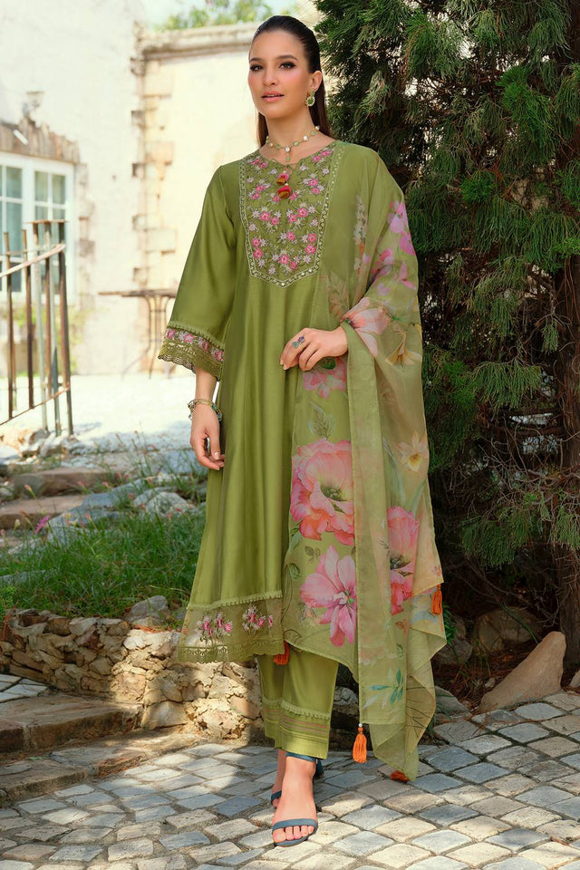 Green Embroidered Liva Kurti Pant Set (IDKH1GN11376)
