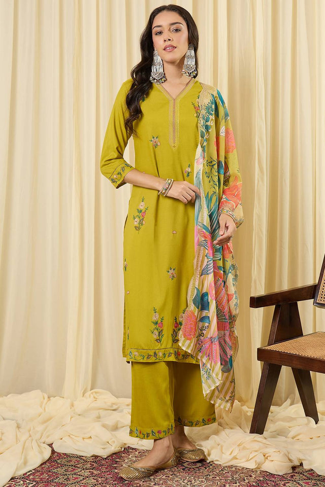 Green Embroidered Rayon Kurti Pant Set (IDKH5GN12392)