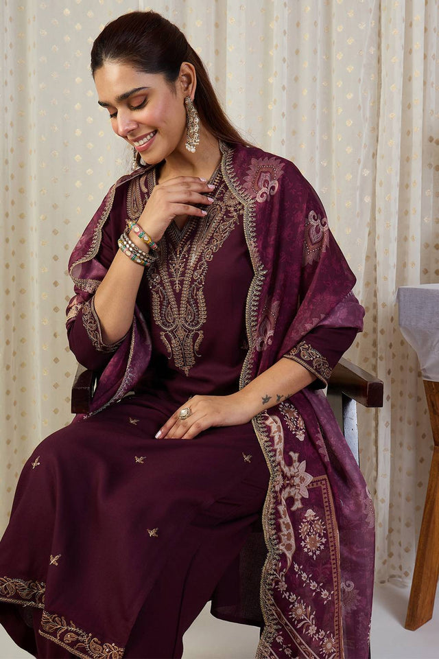 Maroon Floral Embroidered Rayon Kurti Pant Set (IDKH5MR12403)