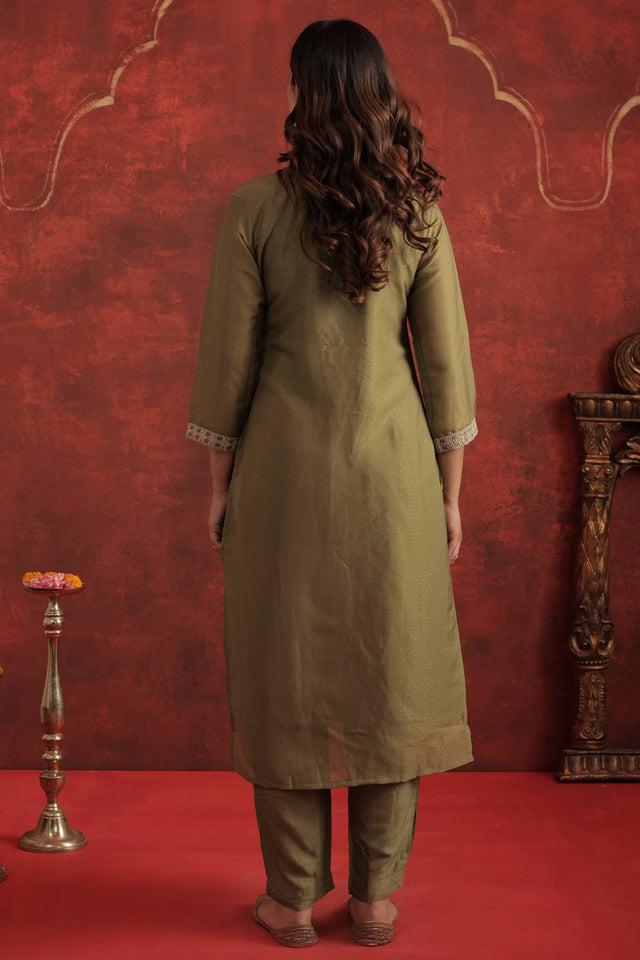 Green Embroidered Silk Blend Kurti Pant Set (IDKH9GN11469)