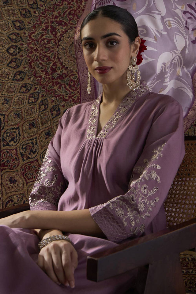 Lavender Embroidered Silk Blend Kurti Pant Set (IDKH9LV12202)