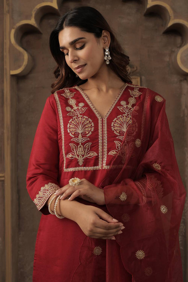 Maroon Embroidered Silk Blend Kurti Pant Set (IDKH9MR12459)