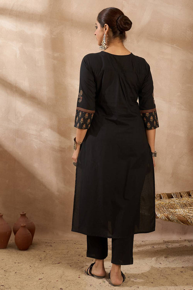 Black Floral Printed Cotton Kurti Pant Set (IDKS0BK10986)
