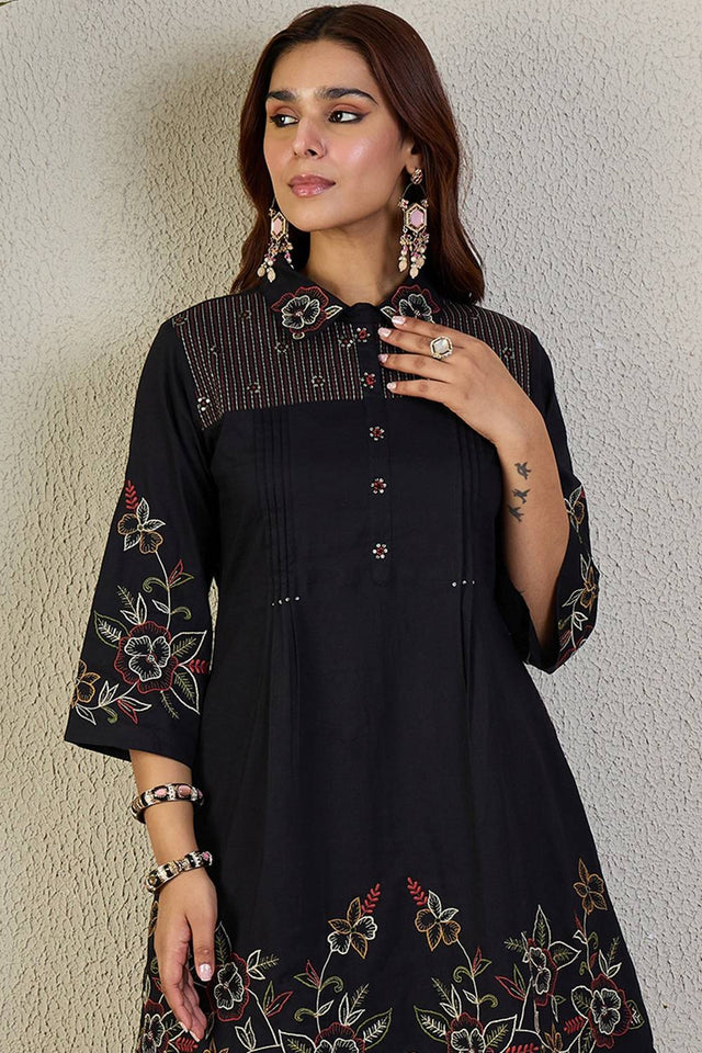 Black Floral Embroidered Cotton Kurti Pant Set (IDKS0BK11563)