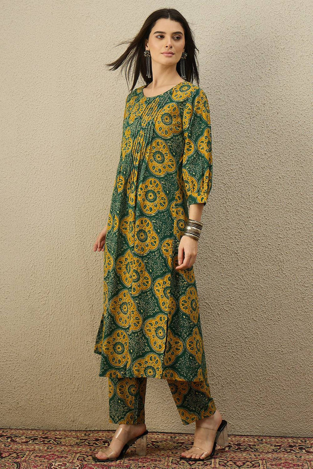 Green Printed Cotton Kurti Pant Set (IDKS0GN12487)
