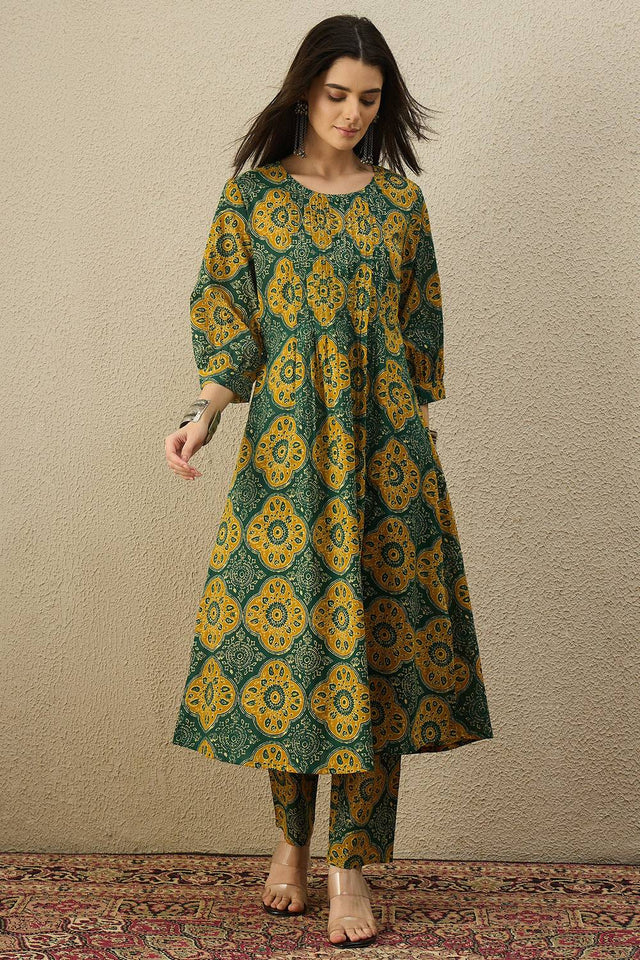 Green Printed Cotton Kurti Pant Set (IDKS0GN12487)