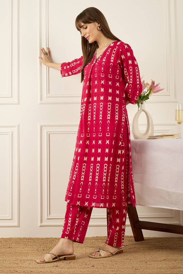 Pink Printed Cotton Kurti Pant Set (IDKS0PK12346)