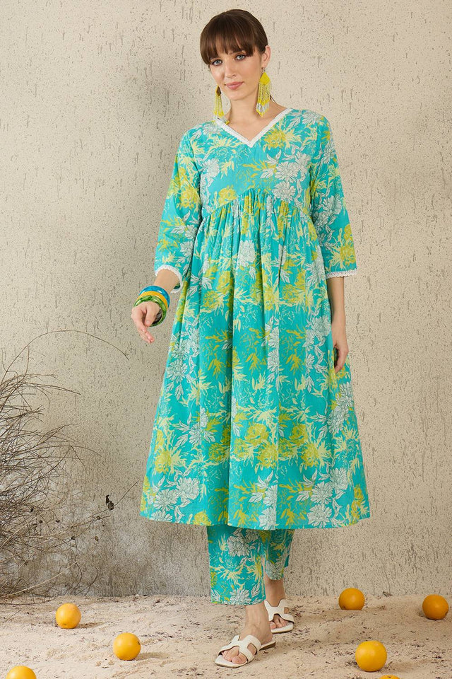 Sea Green Floral Printed Cotton Kurti Pant Set (IDKS0SG11886)