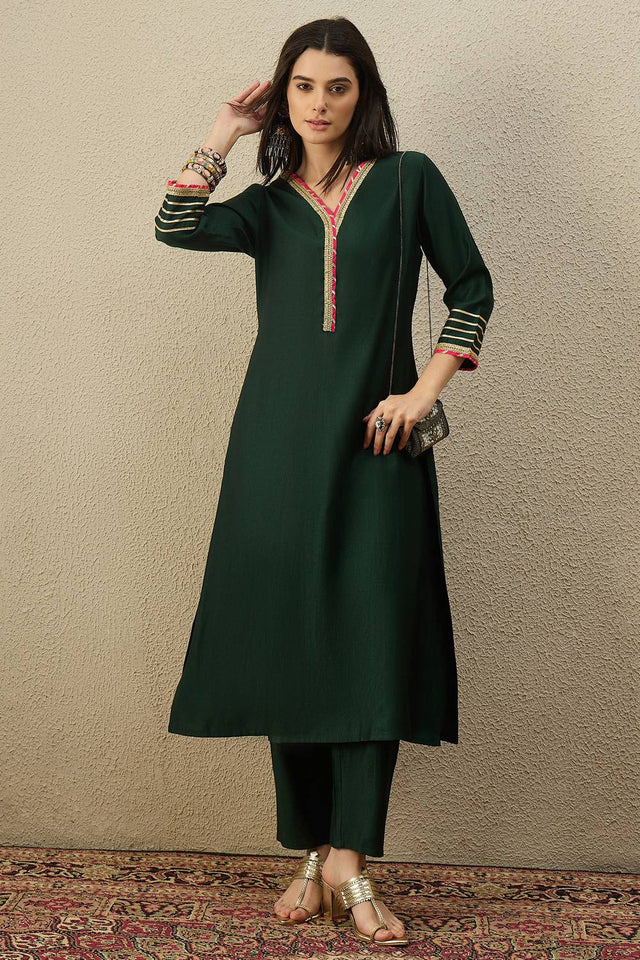 Green Solid Liva Kurti Pant Set (IDKS1BG12497)