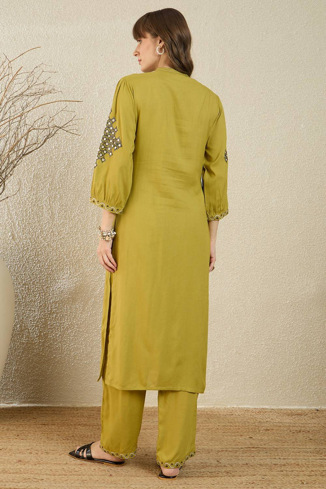 Green Embroidered Rayon Kurti Pant Set (IDKS5GN11221)