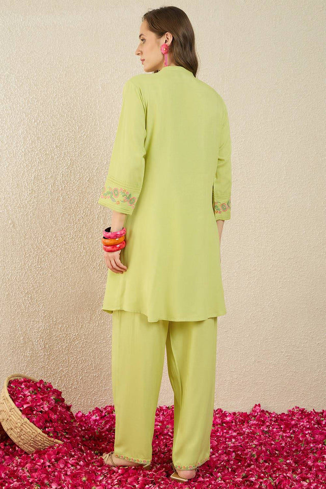 Green Embroidered Rayon Kurti Pant Set (IDKS5GN11565)