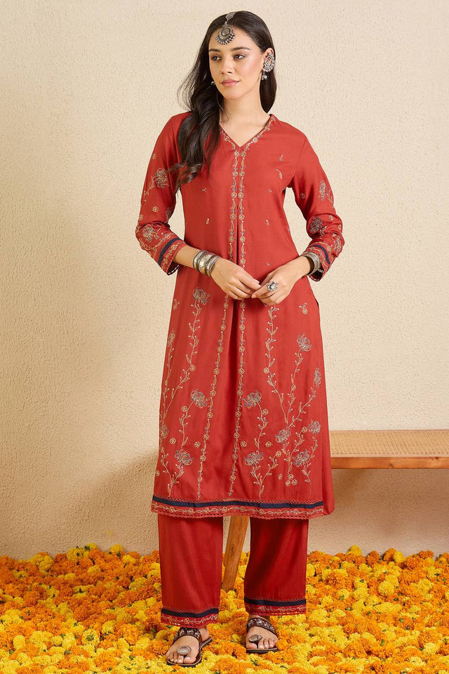 Red Floral Embroidered Rayon Kurti Pant Set (IDKS5RD11597)