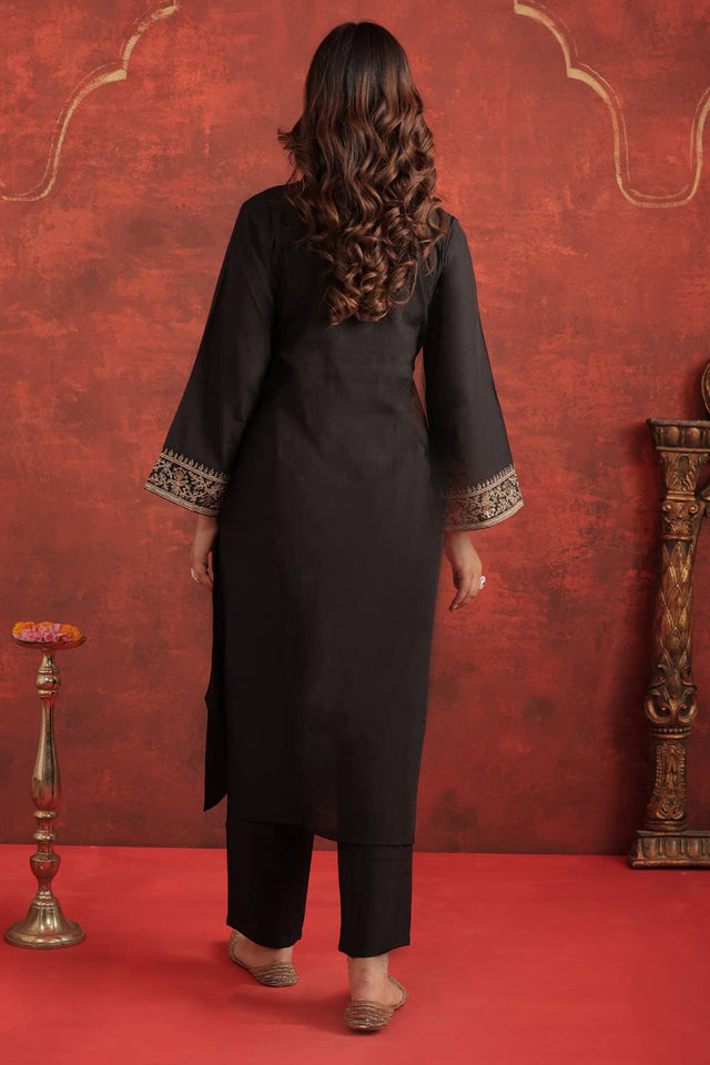 Black Floral Printed Liva Kurti Pant Set (IDKS9BK12379)