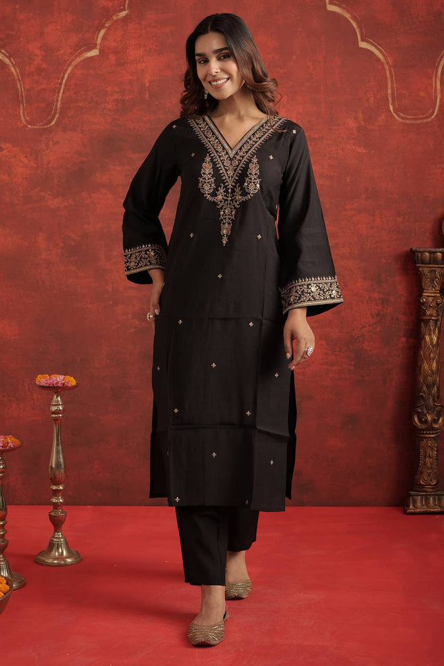 Black Floral Printed Liva Kurti Pant Set (IDKS9BK12379)