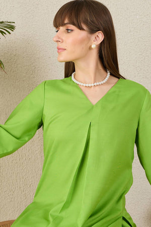 Green Solid Cotton Blend Kurti Pant Set (IDKS9GN11638)