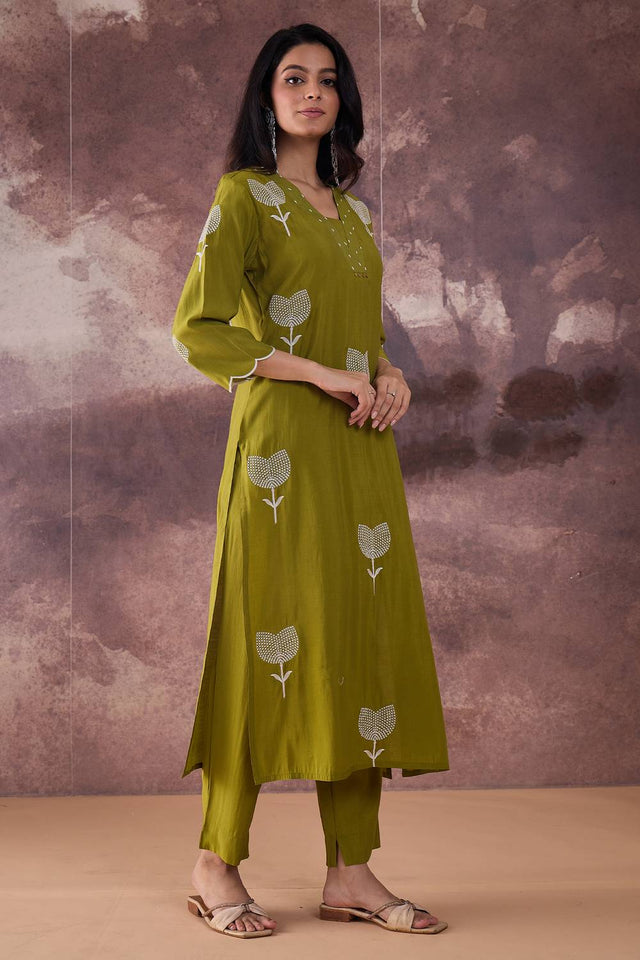Green Embroidered Silk Blend Kurti Pant Set (IDKS9GN12011)