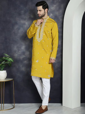 Men's Embroidered Kurta With Pajama