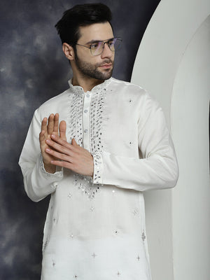 Men's White Embroidered Kurta