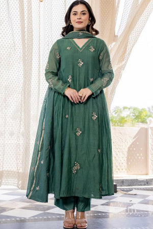 Green Floral Embroidered Chanderi Kurti Pant Set (MV-646)