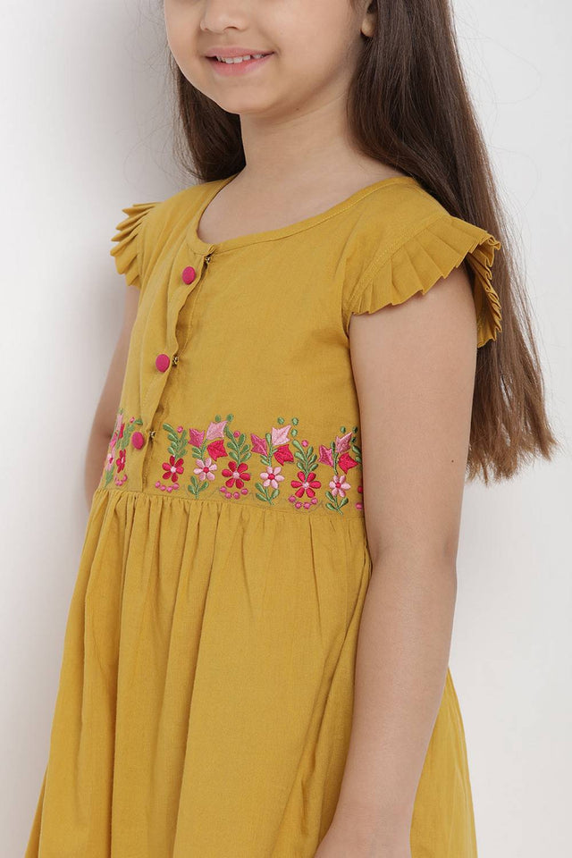 Girl's Yellow Solid Flared Cotton Flared Dress
