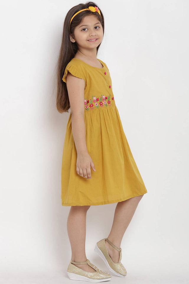Girl's Yellow Solid Flared Cotton Flared Dress