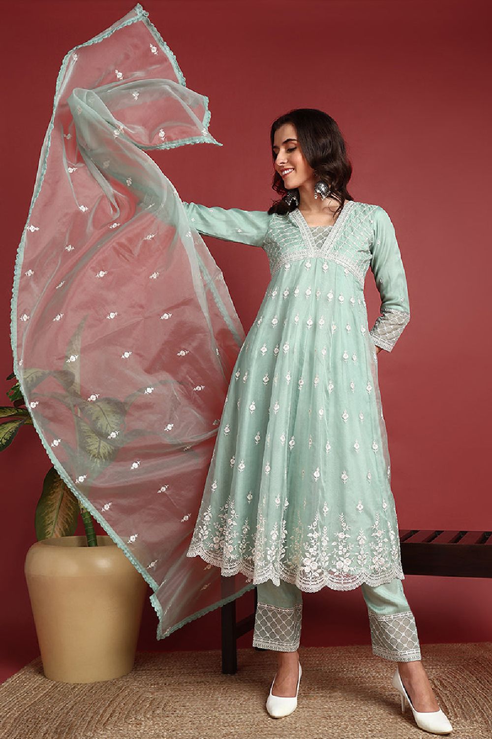 Sea Green Organza Solid Embroidered Anarkali Suit Set (N2ZPKSKD2386-XS) - XS Sea Green Organza Solid Embroidered Anarkali Suit Set (N2ZPKSKD2386-XS) - XS