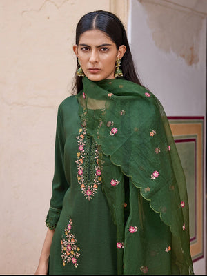 Green Silk Blend Solid Embroidered Straight Kurti Pant With Dupatta