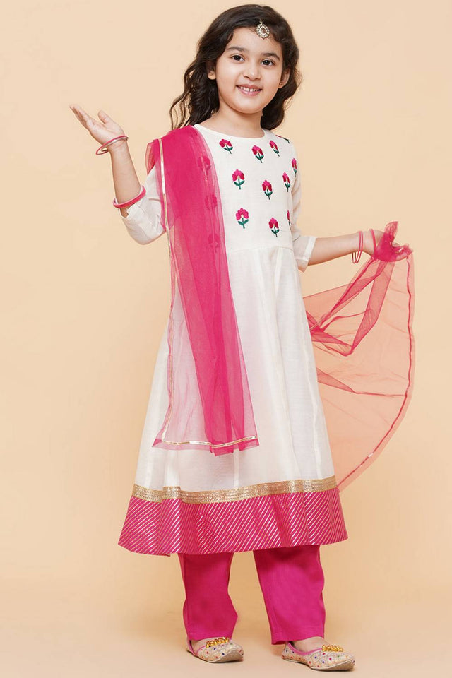 Girl's White Embroidered Cotton Kurta Set