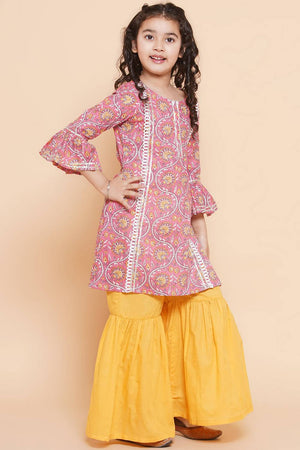 Girl's Pink Floral Printed Cotton Kurta Set
