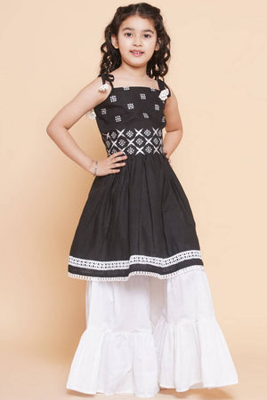 Girl's Black Ethnic Motifs Embroidered Cotton Kurta Set