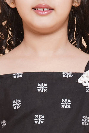 Girl's Black Ethnic Motifs Embroidered Cotton Kurta Set
